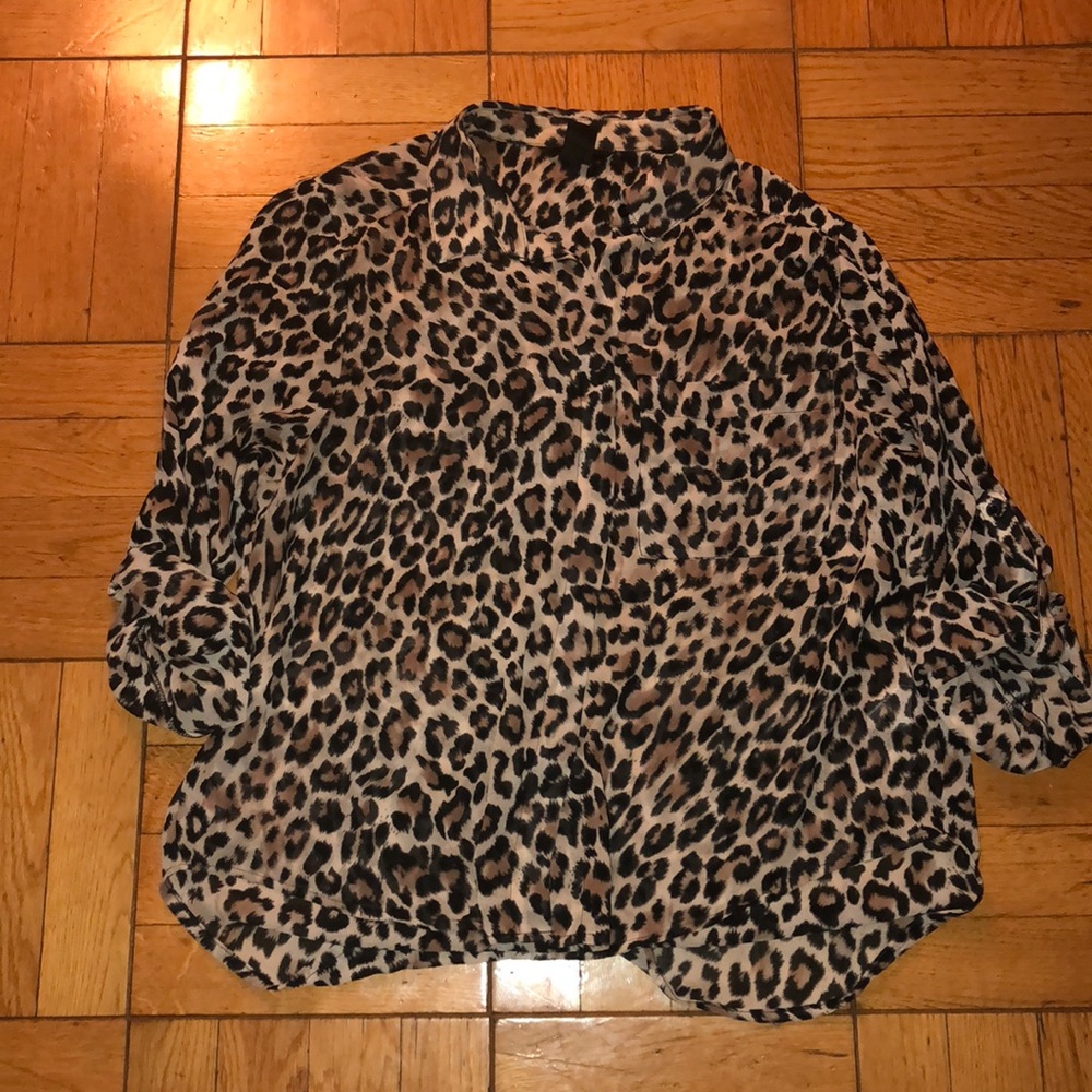 Nwot H&M Tiger Print Polyester Button Up - image 2